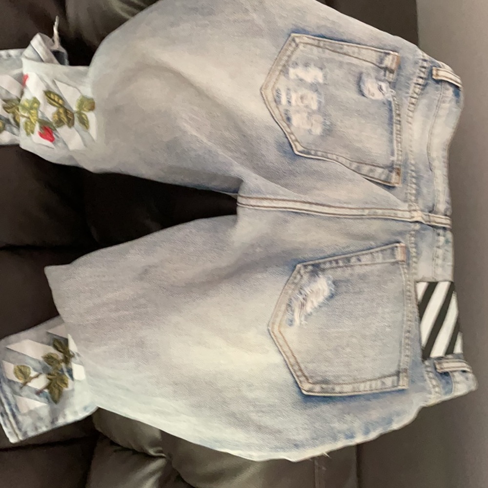 Jeans - Picture 3 of 4